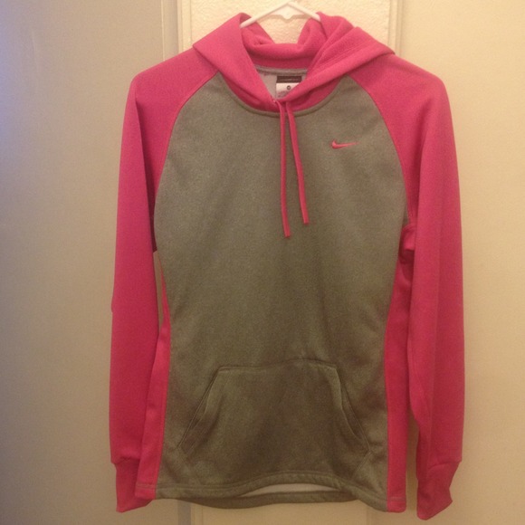 Nike therma-fit active sweatshirt