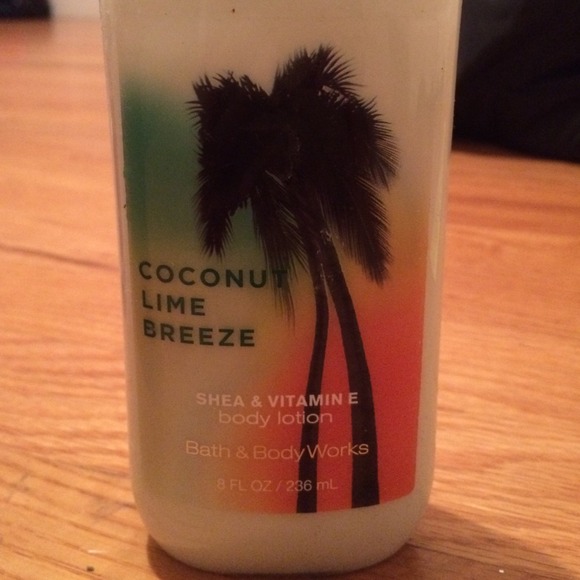 BATH AND BODY WORKS - Picture 1 of 1