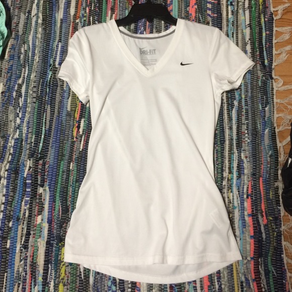 White Nike Drifit v-neck tee