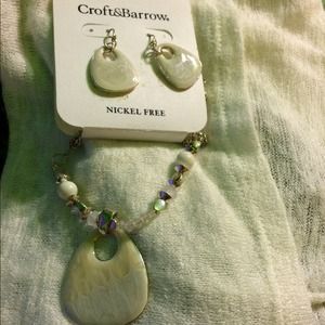 Croft&Barrow earring and necklace