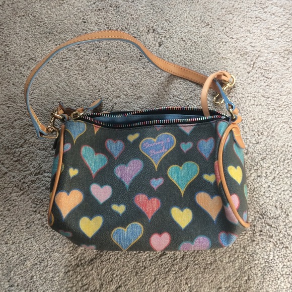 Small circular dooney and bourke purse