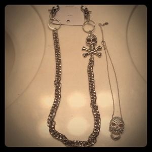 *PRICE DROP:* RHINESTONE SKULL BUNDLE!!!💎