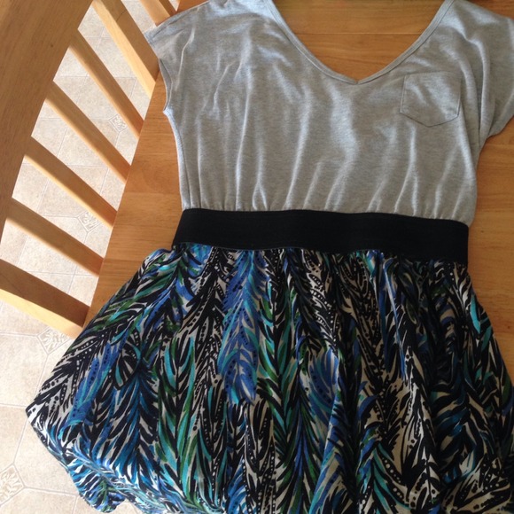 Xhilaration Dresses & Skirts - Short patterned dress