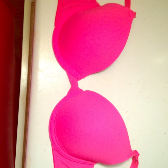 PINK VS BRA - Picture 1 of 2