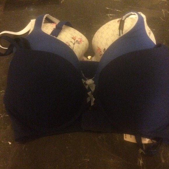 BRAND NEW!!!! Lot of 3 Victoria's Secret bras