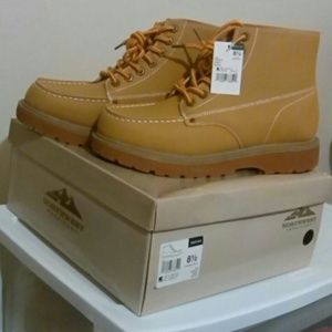 New Men's boots size 8.5
