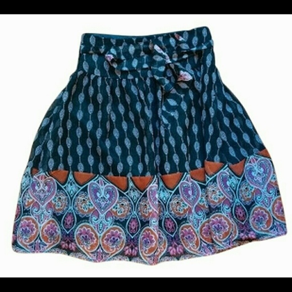 (SOLD in bundle) H&M skirt - Picture 2 of 2