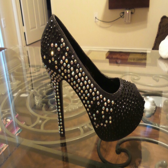 Glamorous Black 6" heels w/bling  sz 8 1/2
