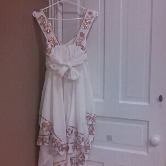 So feminine Dress Stunning and unique NWT - Picture 4 of 4