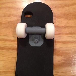 iPhone 4 skateboard case