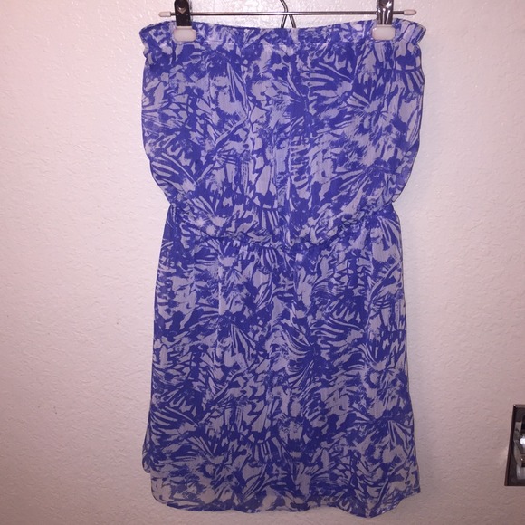 Cute floral dress!