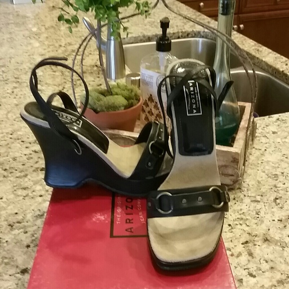 Like new! Wedge sandals - Picture 1 of 3