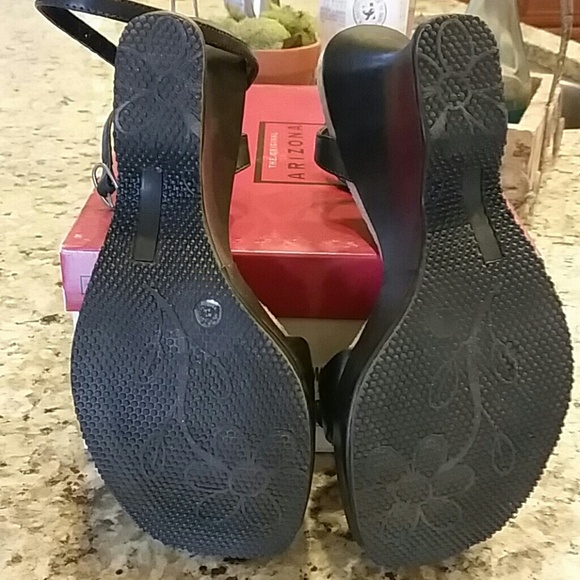 Like new! Wedge sandals - Picture 2 of 3