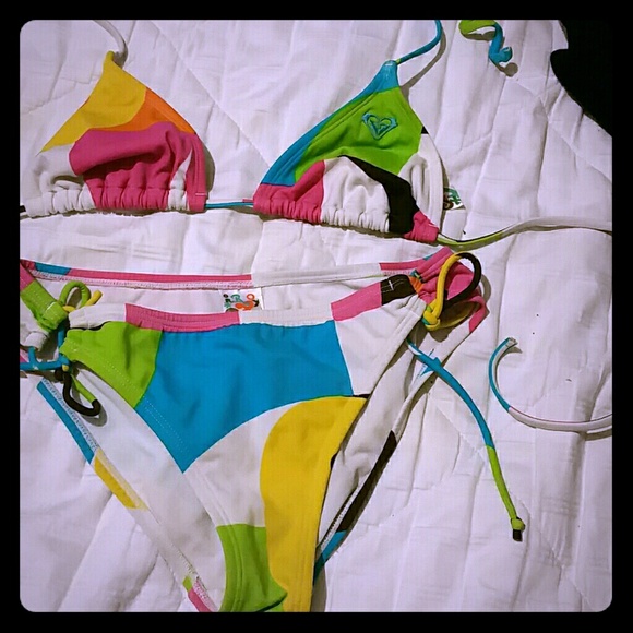 Bikini - Picture 1 of 3