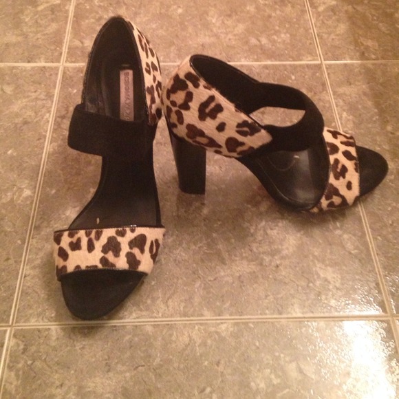 BCBG shoes