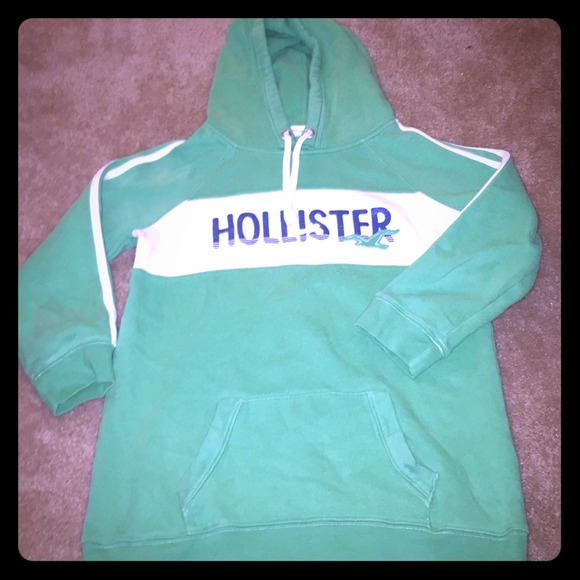 Hollister quarter sleeve sweatshirt