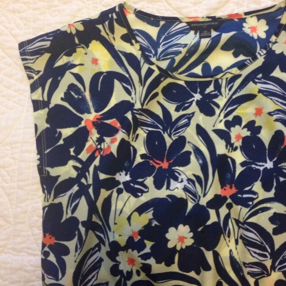 Banana republic top - Picture 3 of 4