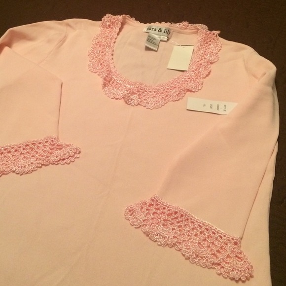 Pink top - Picture 3 of 4