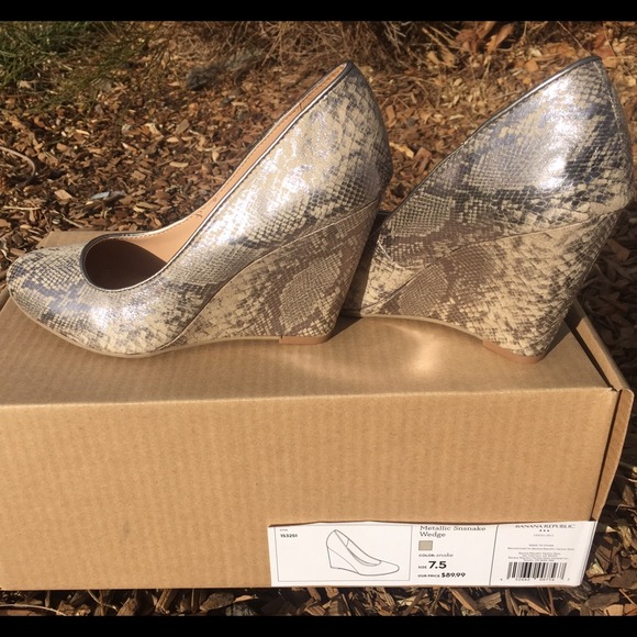Banana Republic Metallic Snsnake Wedge shoes