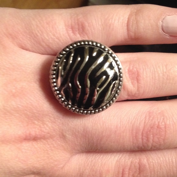 Safari ring