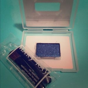 MaryKay mineral eye-color w/ small eye applicators