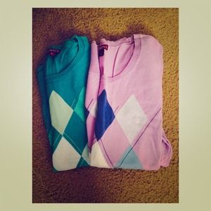 Short sleeve sweaters!