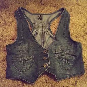 Light leopard print denim vest