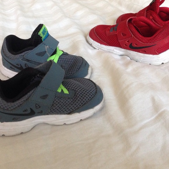 Toddler Nike frees