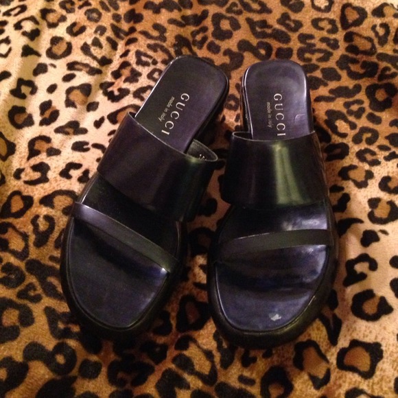 Gucci shoes size 6 B