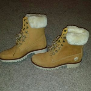 Timberland fur line boots