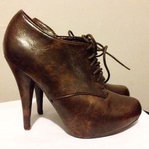 Oxford-like Chocolate Brown Booties
