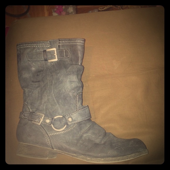 Grey boots
