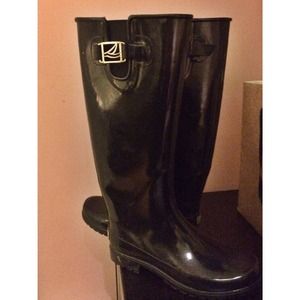 Black Sperry rain boot!