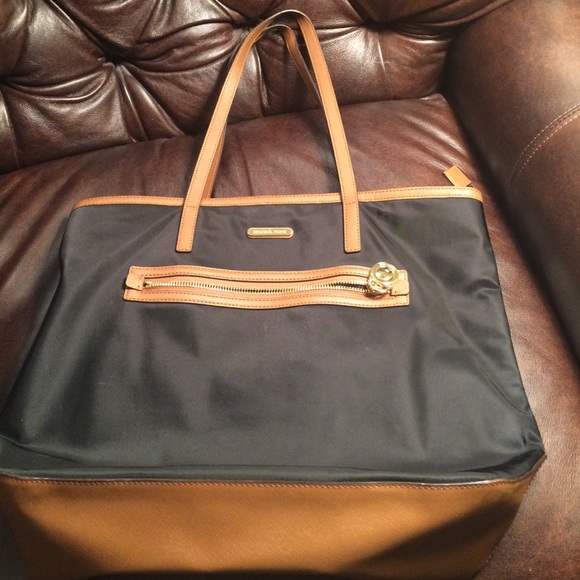 Black Michael Kors bag