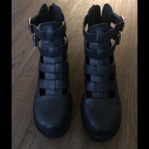 GoJane Black Booties