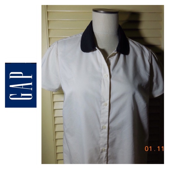 ⬇️Black Collar Button Front Blouse