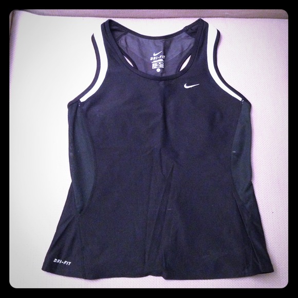 Black Nike workout bra top. Size medium.