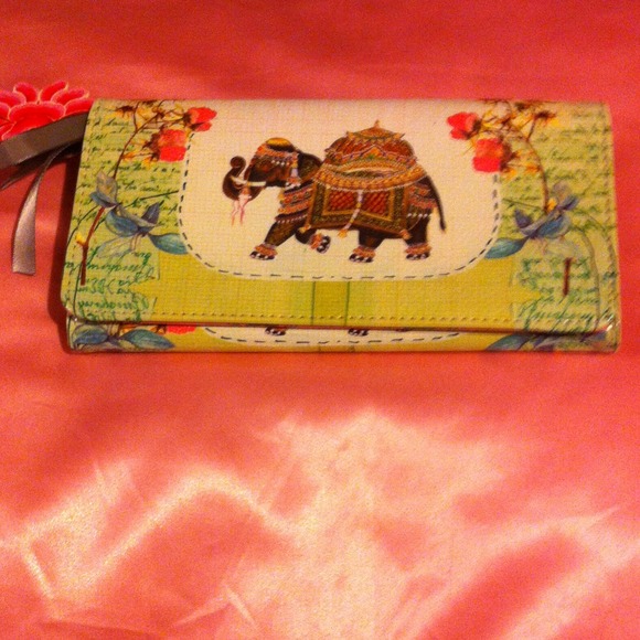 Papaya! Billfold.