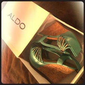 ALDO WEDGES