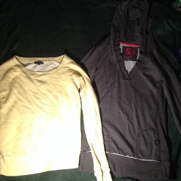 2 sweater bundle - Picture 1 of 3