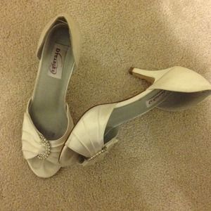 white fabric dye able shoes