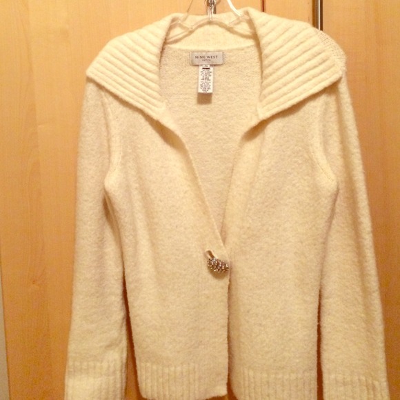 Sweater - Picture 1 of 4