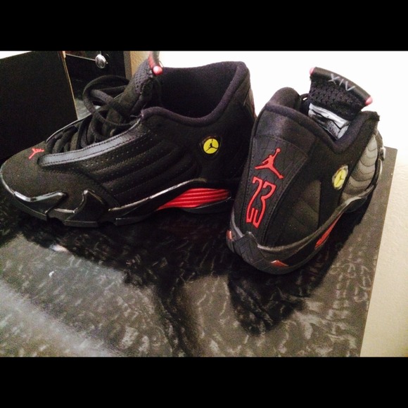 Jordan retro 14 black/ red