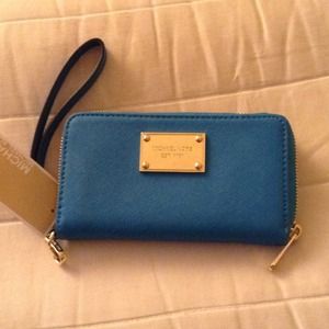 AUTHENTIC MICHAELKORS LEATHER WALLET