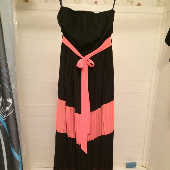 Allure boutique halter dress M
