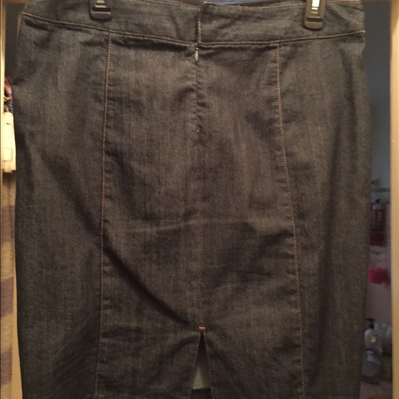 Very cute Jean Skirt - Picture 2 of 4