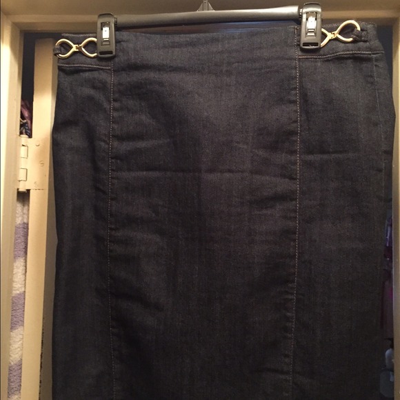 Very cute Jean Skirt - Picture 3 of 4