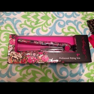 Ed hardy straightener