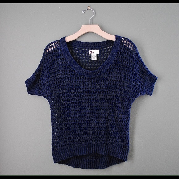 Knitted navy top