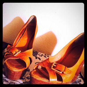 Trade BCBG Wedges @msleigh